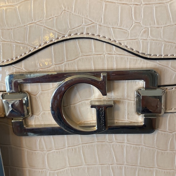 Guess Purse new with tag - Picture 4 of 8